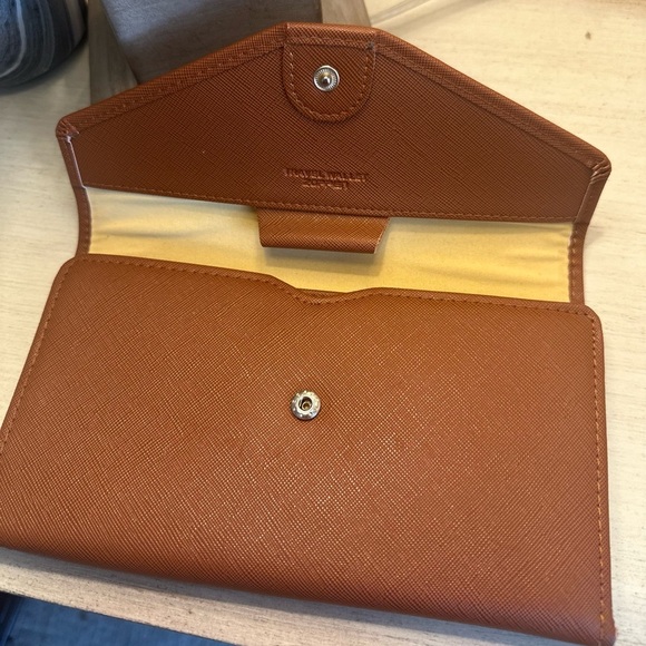 Zoppen Travel Wallet - Picture 4 of 12